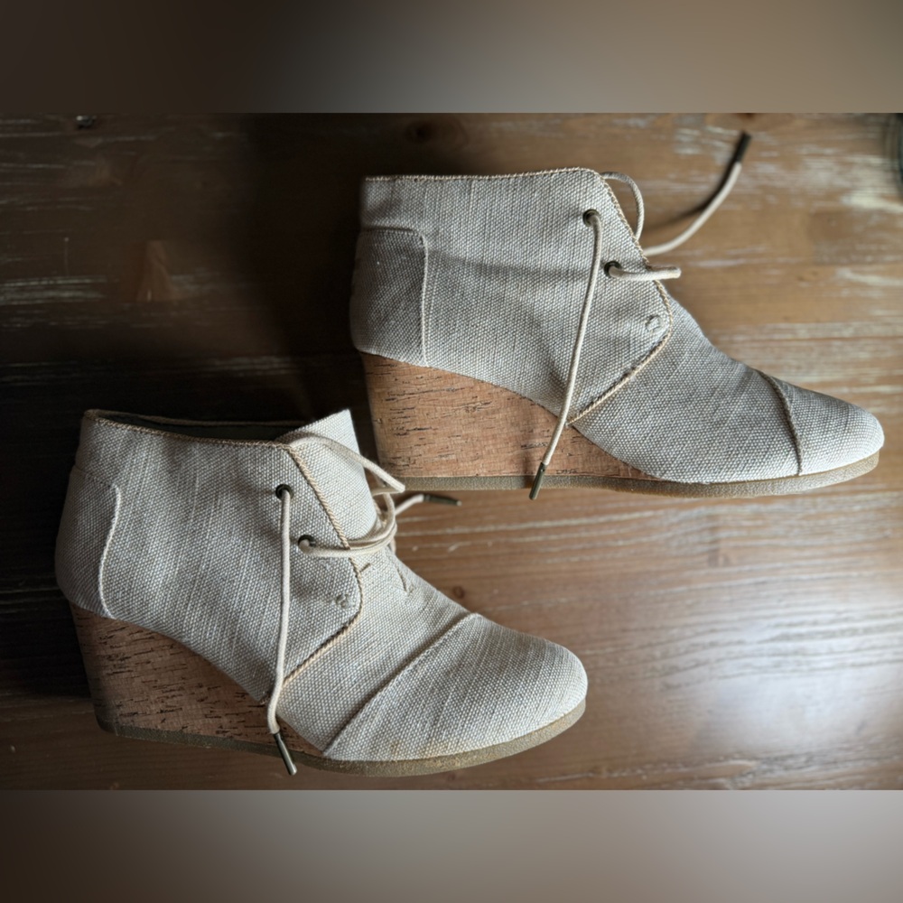 Toms Light Tan Canvas Lace-Up Wedge Boots